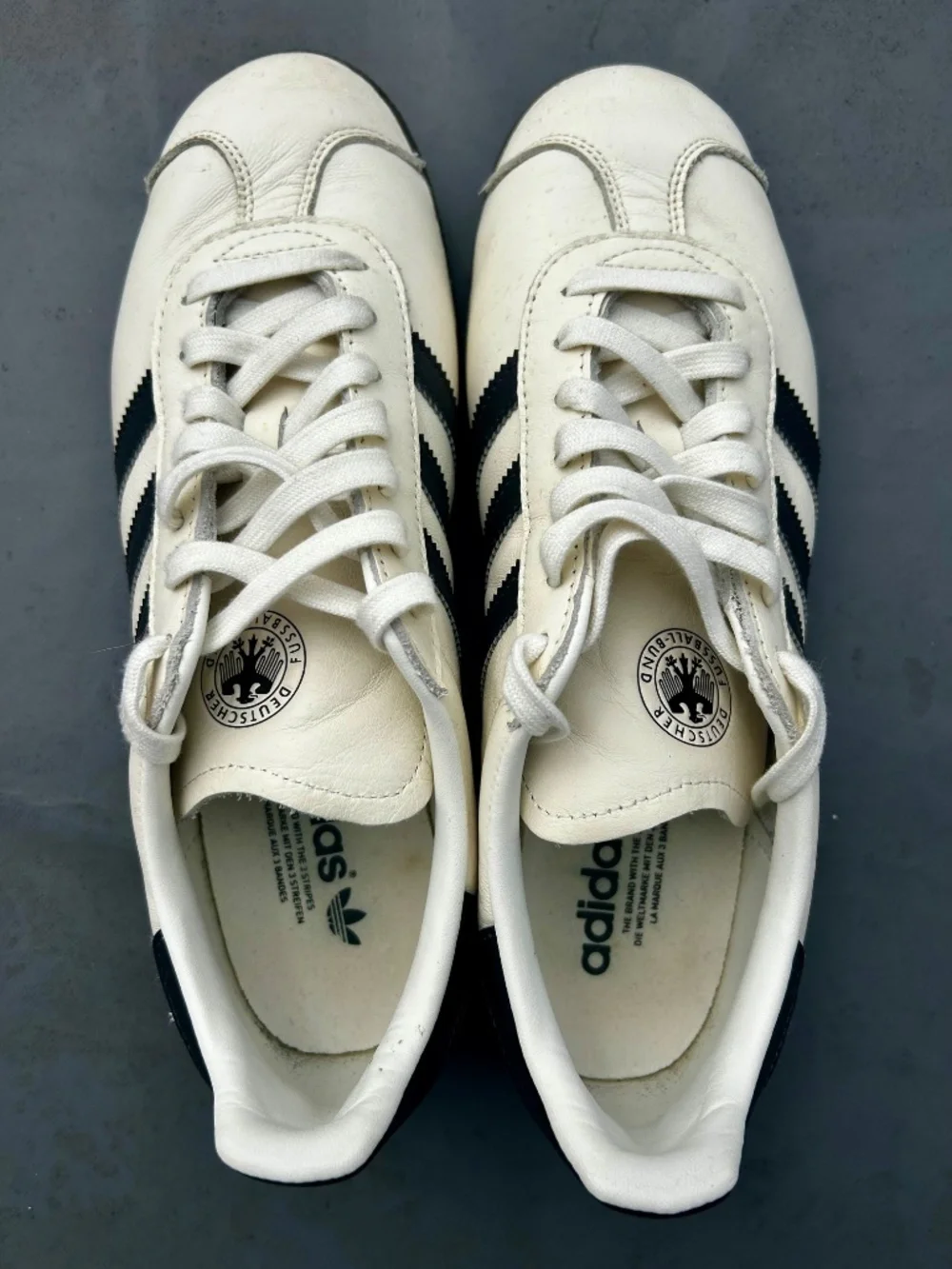 Adidas Gazelle mens leather sneaker (Germany Edition)